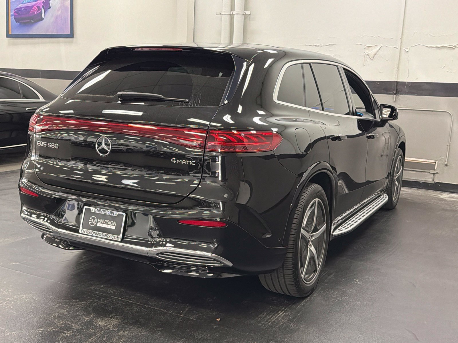 Used 2024 Mercedes-Benz EQS 580 4MATIC SUV w/ Exclusive Trim Package image 13