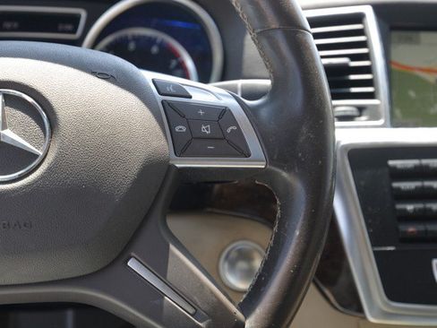 Used 2015 Mercedes-Benz GL 450 4MATIC image 21