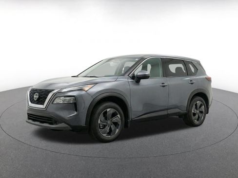 Used 2025 Nissan Rogue SV FWD image 3