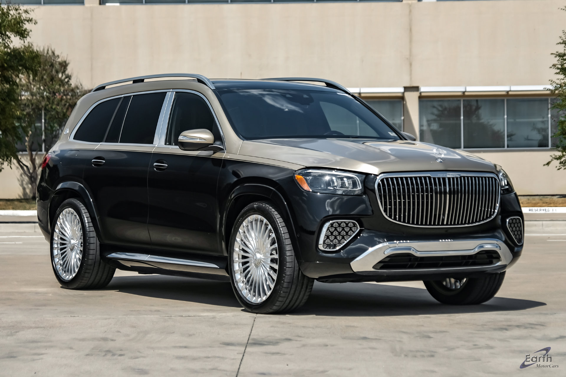 Used 2024 Mercedes-Benz Maybach GLS 600 4MATIC image 25