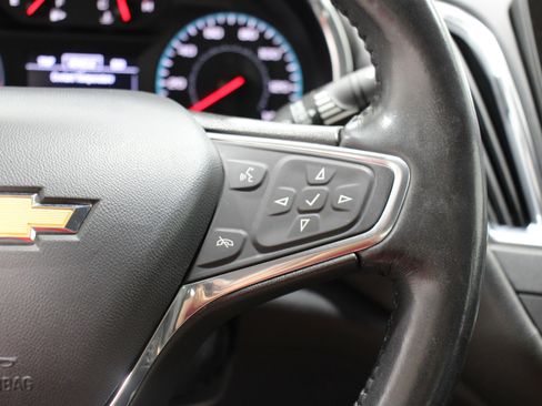 Used 2020 Chevrolet Malibu LT w/ Leather Package image 11