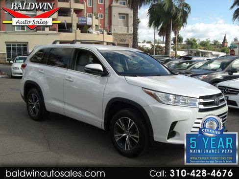 Used 2017 Toyota Highlander LE w/ Carpet Mat Package FWD image 1