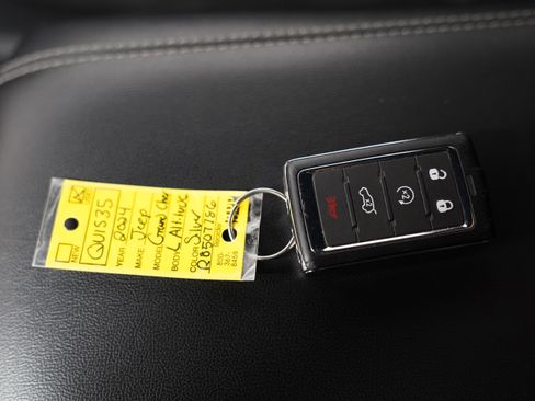 Used 2024 Jeep Grand Cherokee L Laredo image 31