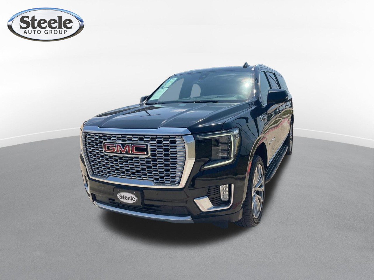 Used 2021 GMC Yukon XL Denali AWD/4WD image 1