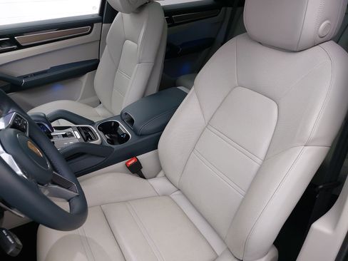 Certified 2023 Porsche Cayenne image 17