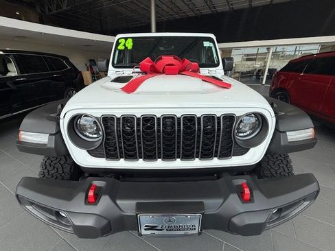 Used 2024 Jeep Wrangler Unlimited Rubicon w/ Technology Group AWD/4WD image 8