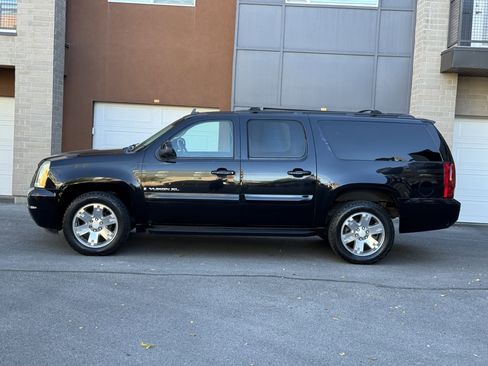 Used 2008 GMC Yukon XL SLT image 2