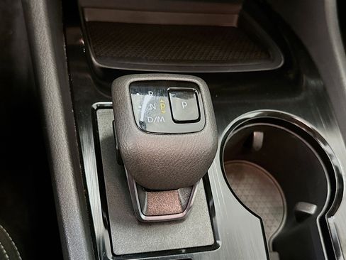 Used 2025 Nissan Rogue SV image 24