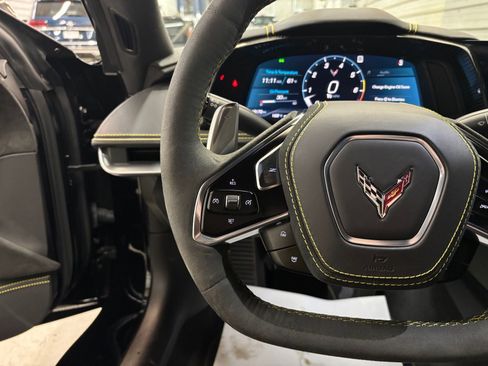 Used 2021 Chevrolet Corvette Stingray Premium Cpe w/ Z51 Performance Package RWD image 13
