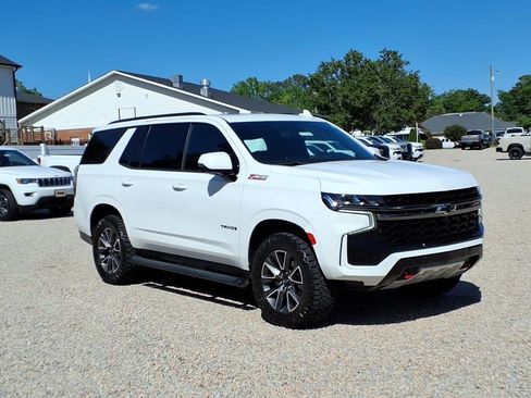 Used 2022 Chevrolet Tahoe Z71 w/ Luxury Package AWD/4WD image 1