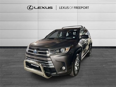 Used 2017 Toyota Highlander Limited image 3