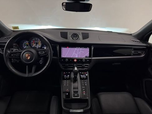 Certified 2026 Porsche Macan AWD/4WD image 15