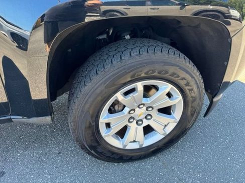 Used 2020 Chevrolet Colorado LT RWD image 11