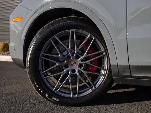 New 2026 Porsche Cayenne S AWD/4WD image 8