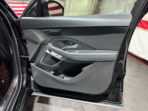 Used 2020 Jaguar E-PACE SE image 12