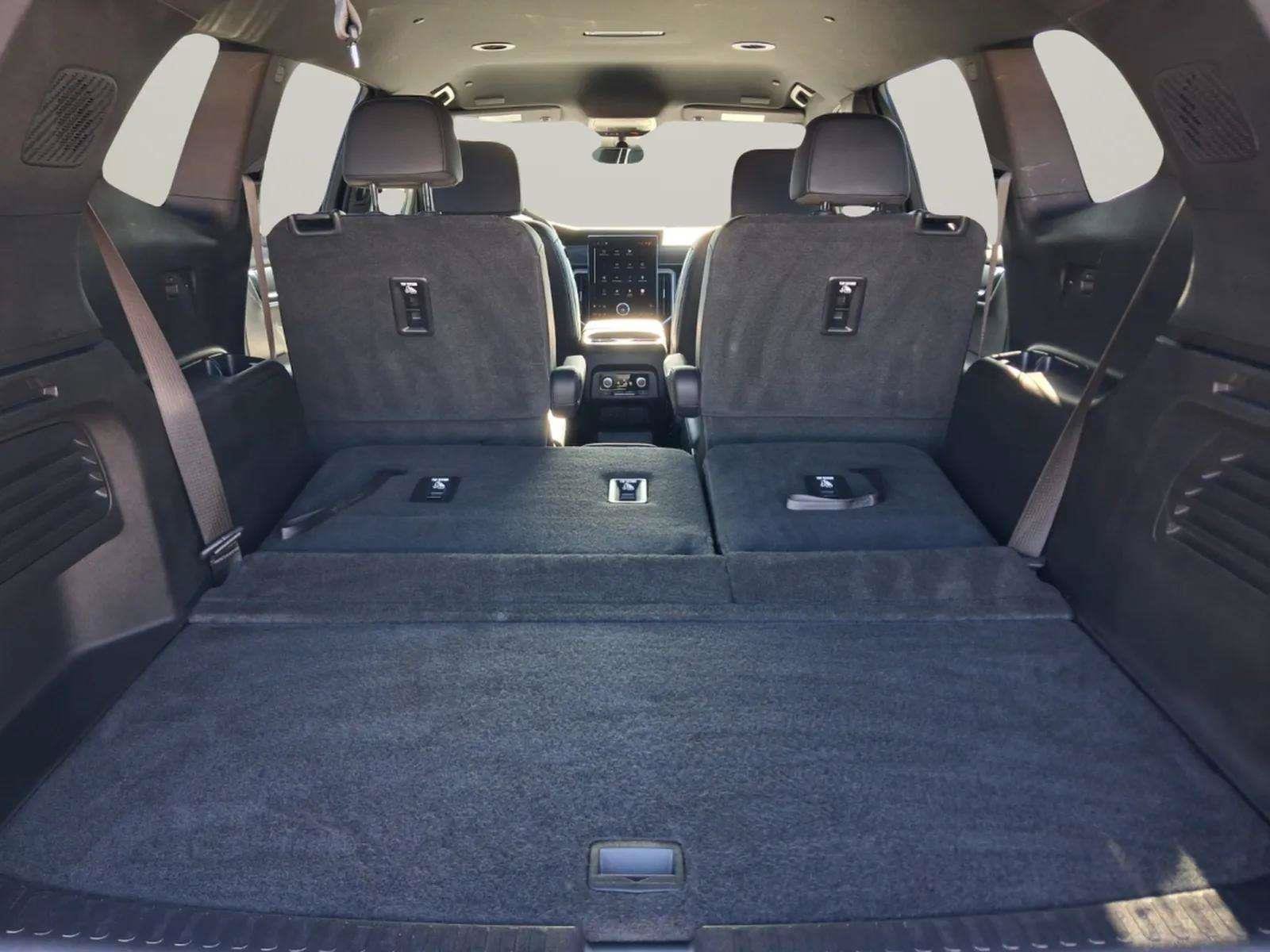 Used 2026 GMC Acadia AWD Elevation w/ Elevation Premium Package image 15