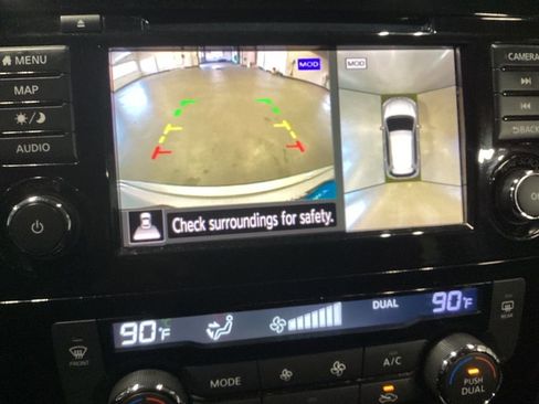 Used 2019 Nissan Rogue SL w/ Premium Package image 20