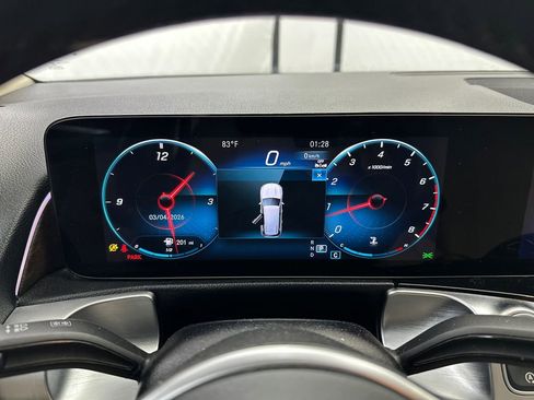 Used 2023 Mercedes-Benz GLB 250 4MATIC w/ Premium Package image 29