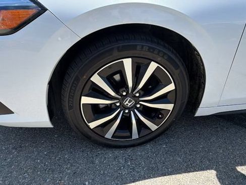 Used 2024 Honda Civic EX-L image 10
