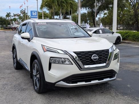 Used 2023 Nissan Rogue Platinum w/ Platinum Premium Package FWD image 3