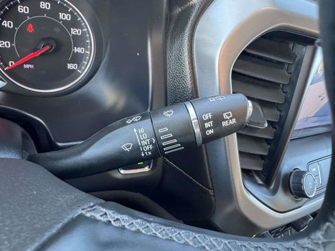 Used 2023 GMC Acadia AT4 image 30