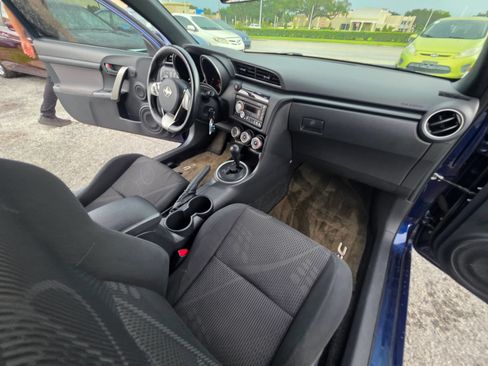 Used 2011 Scion tC FWD image 13
