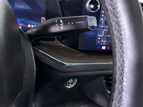 Used 2025 Chevrolet Suburban Z71 w/ Z71 Off-Road Package image 16