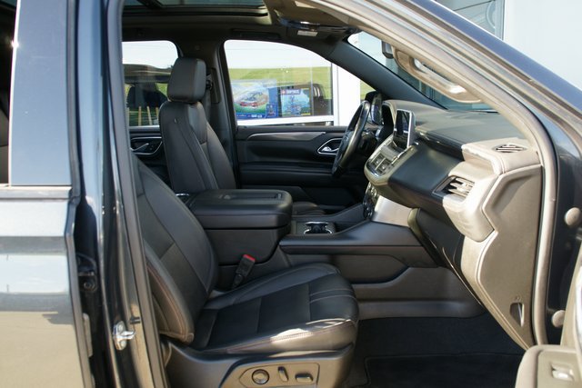 Used 2022 Chevrolet Suburban RST w/ Sport Performance Package AWD/4WD image 39