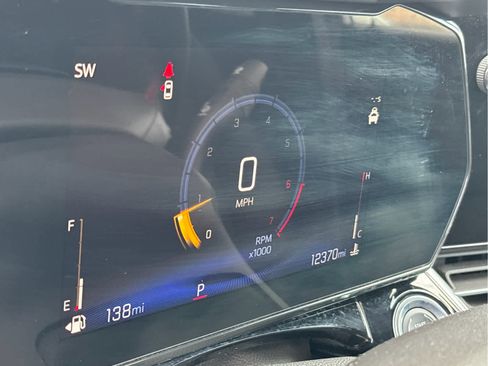 Certified 2025 Chevrolet Trax RS w/ Driver Confidence Package image 16