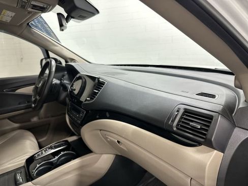 Used 2022 Honda Pilot Touring image 30