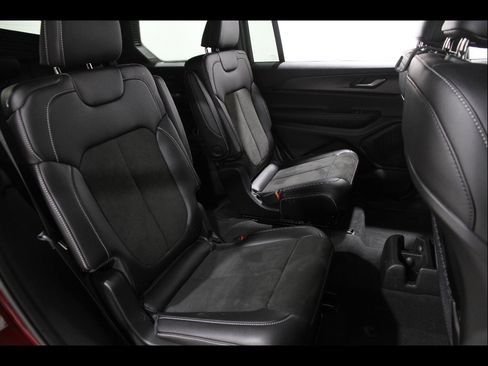 Used 2025 Jeep Grand Cherokee L Altitude image 18