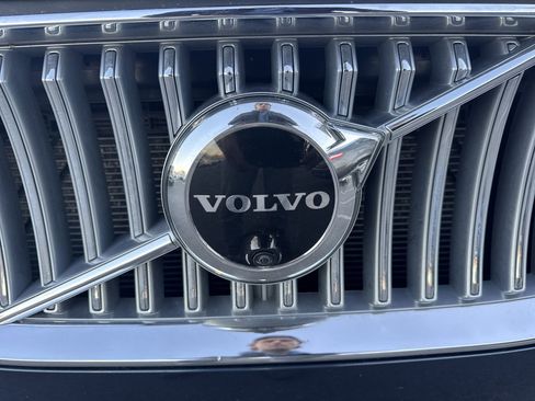 Used 2023 Volvo XC90 B6 Plus image 31