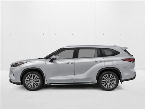 New 2026 Toyota Highlander Platinum AWD/4WD image 3