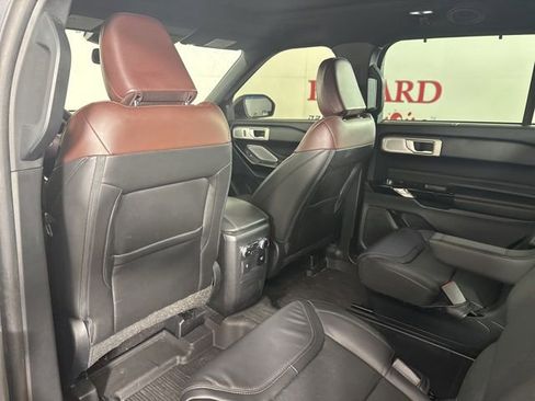 Certified 2023 Ford Explorer Platinum w/ Technology Package image 14