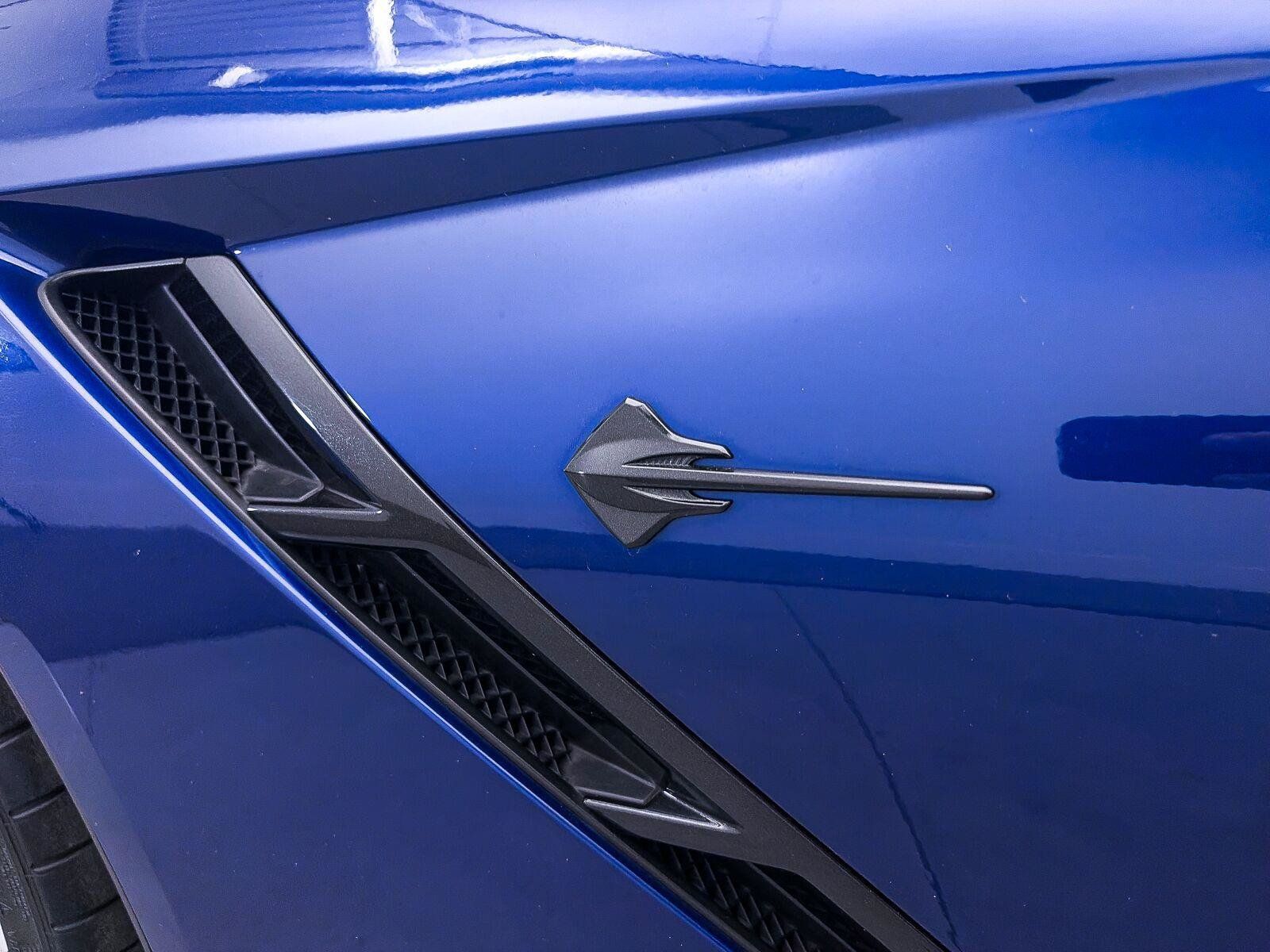Used 2017 Chevrolet Corvette Stingray Coupe RWD image 2