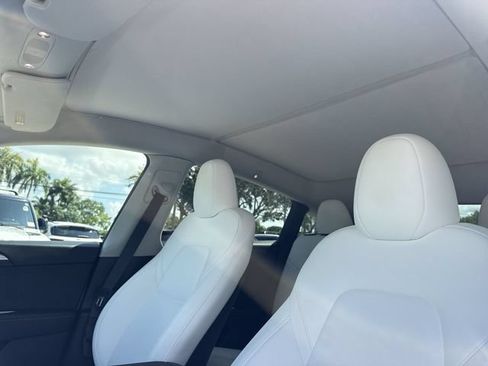 Used 2024 Tesla Model Y Long Range AWD/4WD image 22