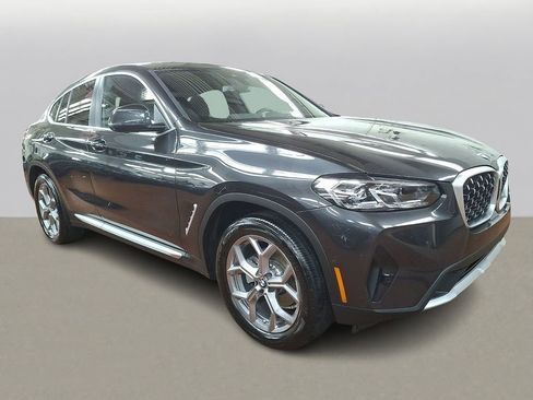 Used 2025 BMW X4 xDrive30i image 3