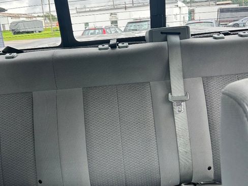 Used 2012 Ford F150 XLT w/ XLT Chrome Pkg AWD/4WD image 13