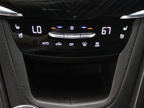 Used 2023 Cadillac XT6 Premium Luxury w/ Technology Package FWD image 20