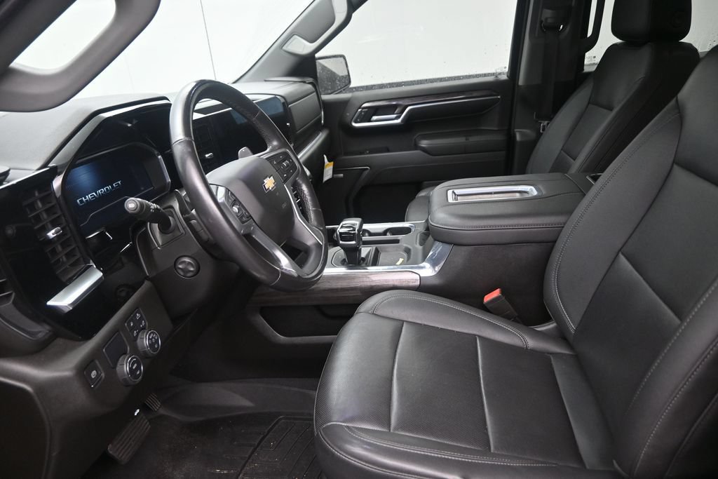 Used 2022 Chevrolet Silverado 1500 LTZ RWD image 12