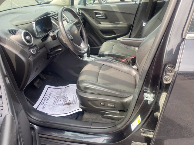 Used 2016 Chevrolet Trax LT w/ LT Convenience Package AWD/4WD image 11