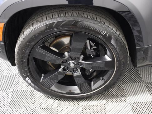 Used 2024 Land Rover Defender 110 Carpathian Edition image 11