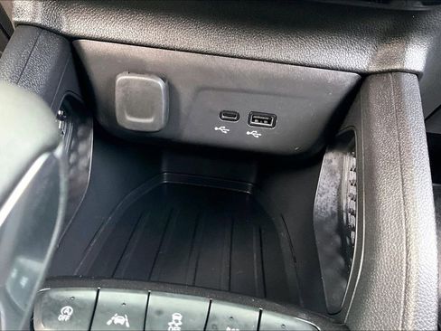 Used 2024 Chevrolet TrailBlazer LT w/ LT Cold Weather Package FWD image 15