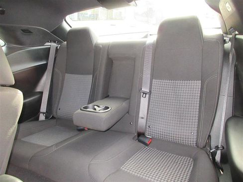 Used 2022 Dodge Challenger SXT image 21