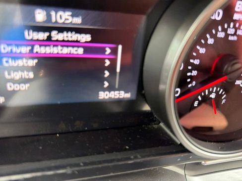 Used 2024 Kia Carnival LX image 18