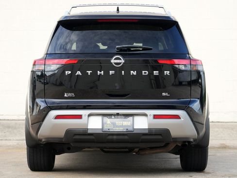 Used 2022 Nissan Pathfinder SL FWD image 10