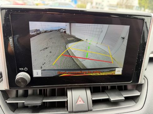 Used 2024 Toyota RAV4 XLE FWD image 24