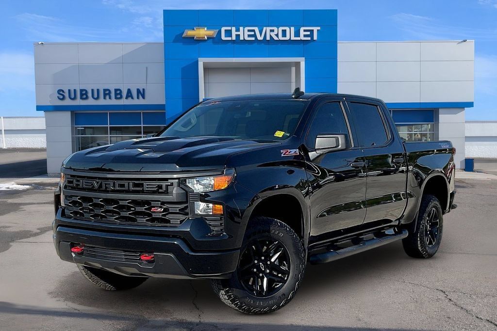 Used 2024 Chevrolet Silverado 1500 Custom Trail Boss AWD/4WD image 1