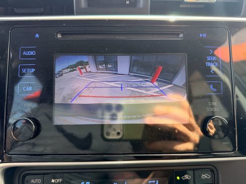 Used 2017 Toyota Corolla LE FWD image 19