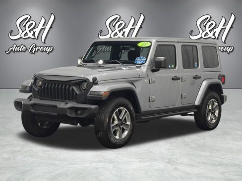 Used 2019 Jeep Wrangler Unlimited Sahara AWD/4WD image 14